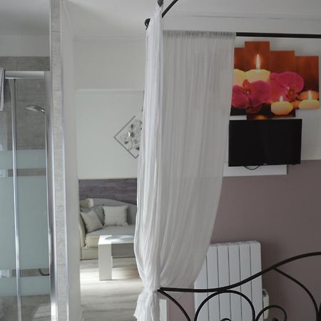 Au Coeur Du Bien Etre, Chambre D'Hotes Avec Piscine Chauffee Et Couverte, Spa, Sauna, Massages Monteaux Exteriér fotografie