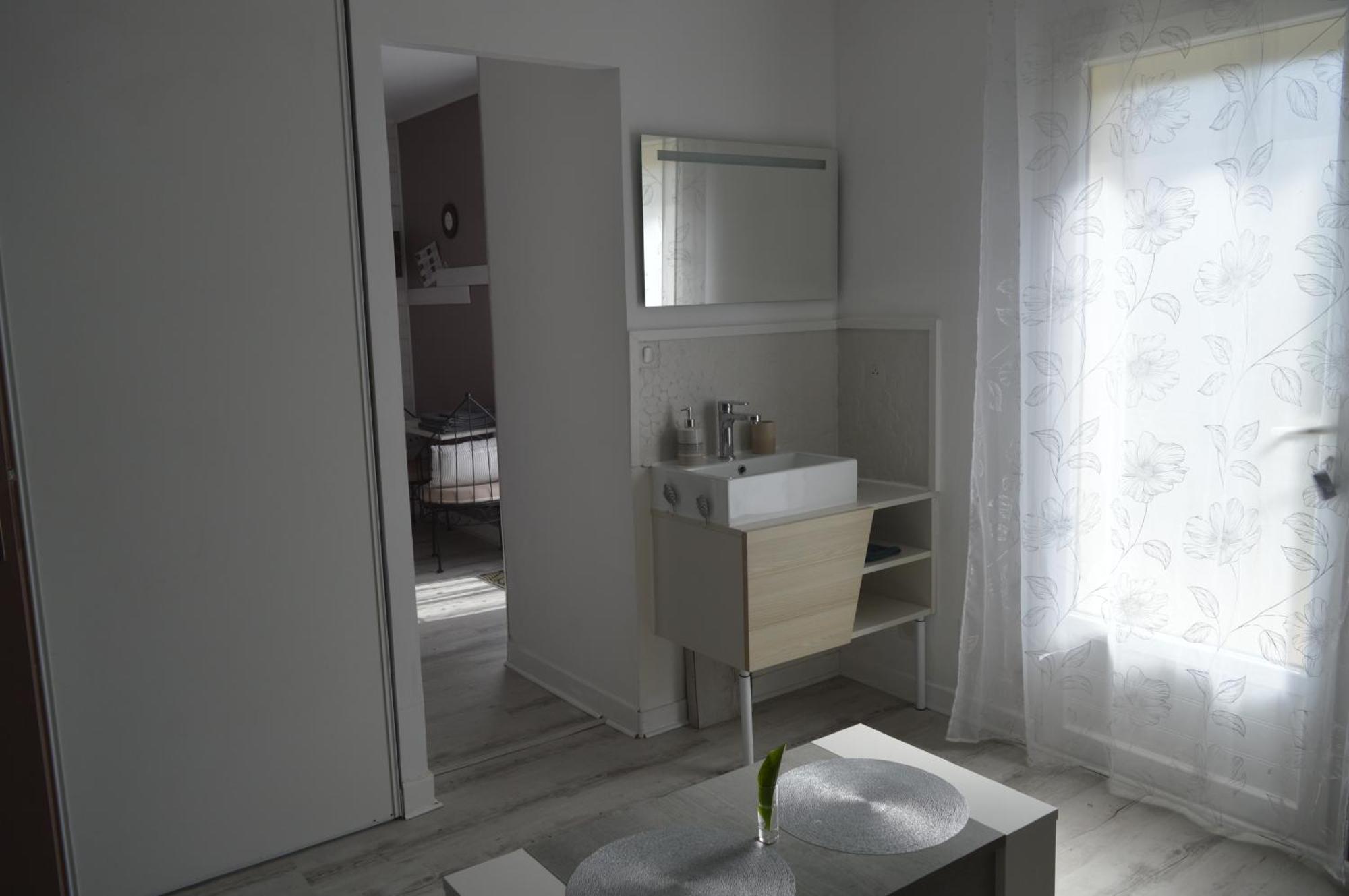 Au Coeur Du Bien Etre, Chambre D'Hotes Avec Piscine Chauffee Et Couverte, Spa, Sauna, Massages Monteaux Exteriér fotografie
